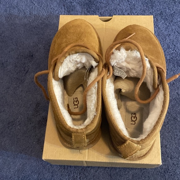 Ugg Neumel Grade School - Picture 5 of 10